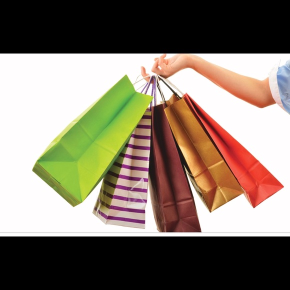 Meet your Posher, Laura - Picture 1 of 1